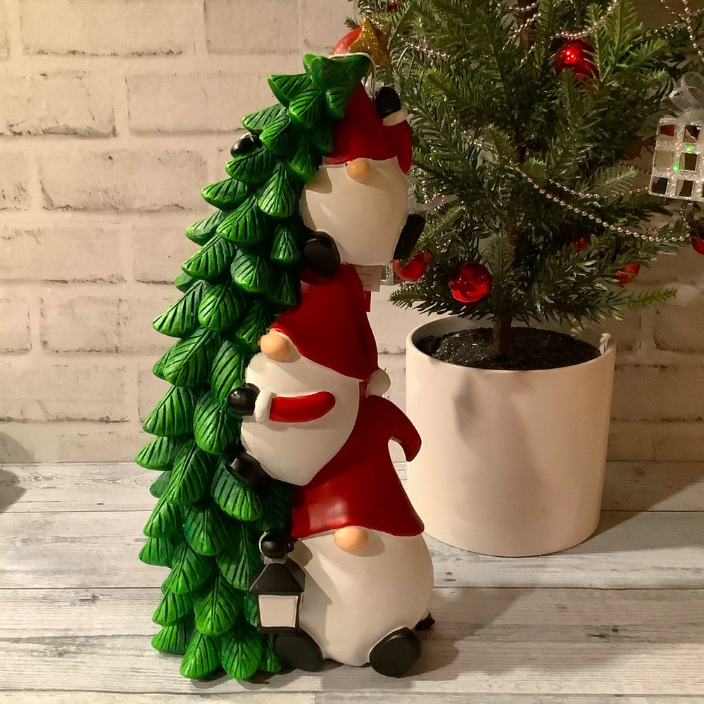 Palm Tree Resin Gnomes Decorating Christmas Tree With Light Up Lantern